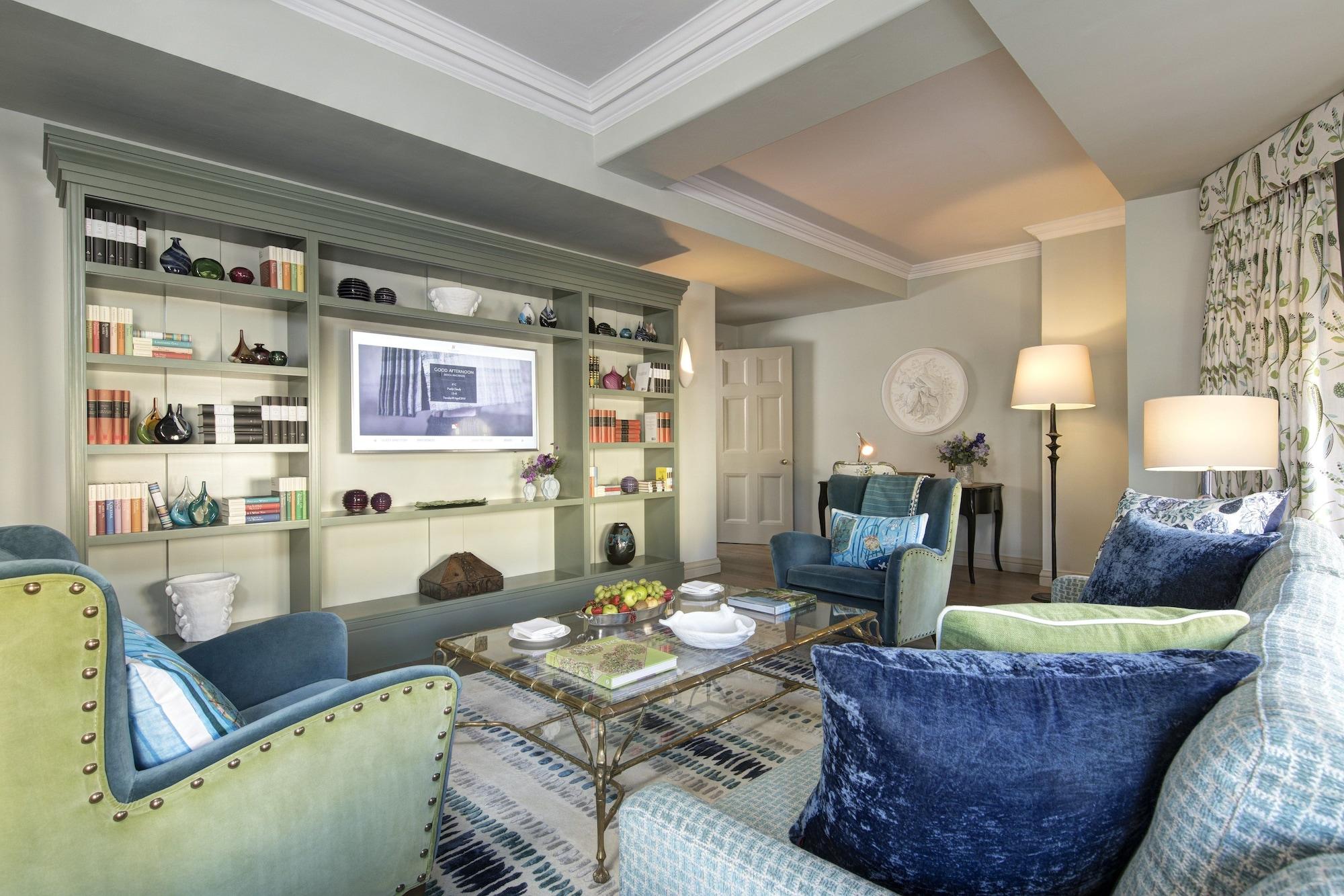The Balmoral Hotel Edinburgh Exterior photo The living room of a suite at the Mandarin Oriental, Munich