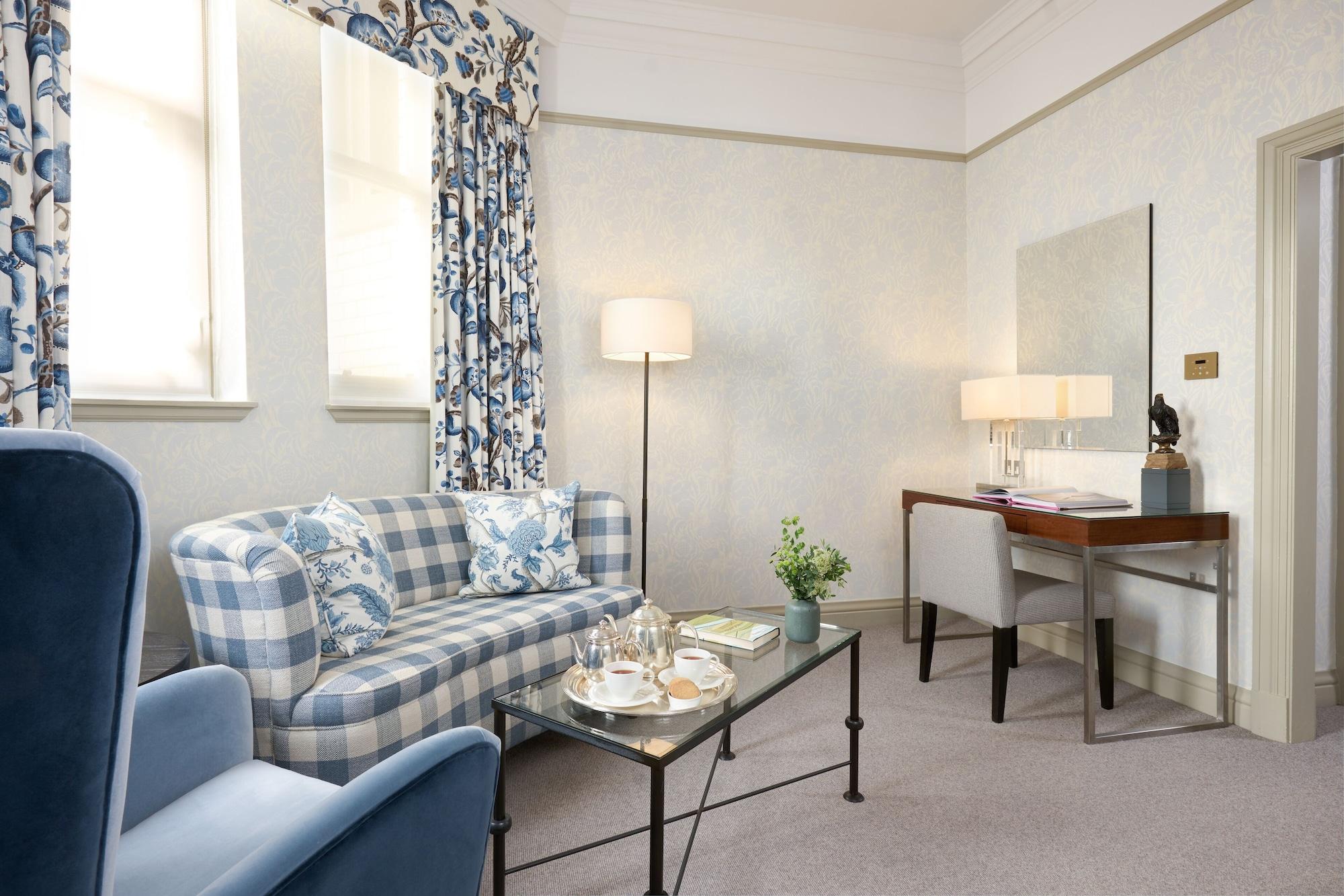 The Balmoral Hotel Edinburgh Exterior photo A suite at the hotel