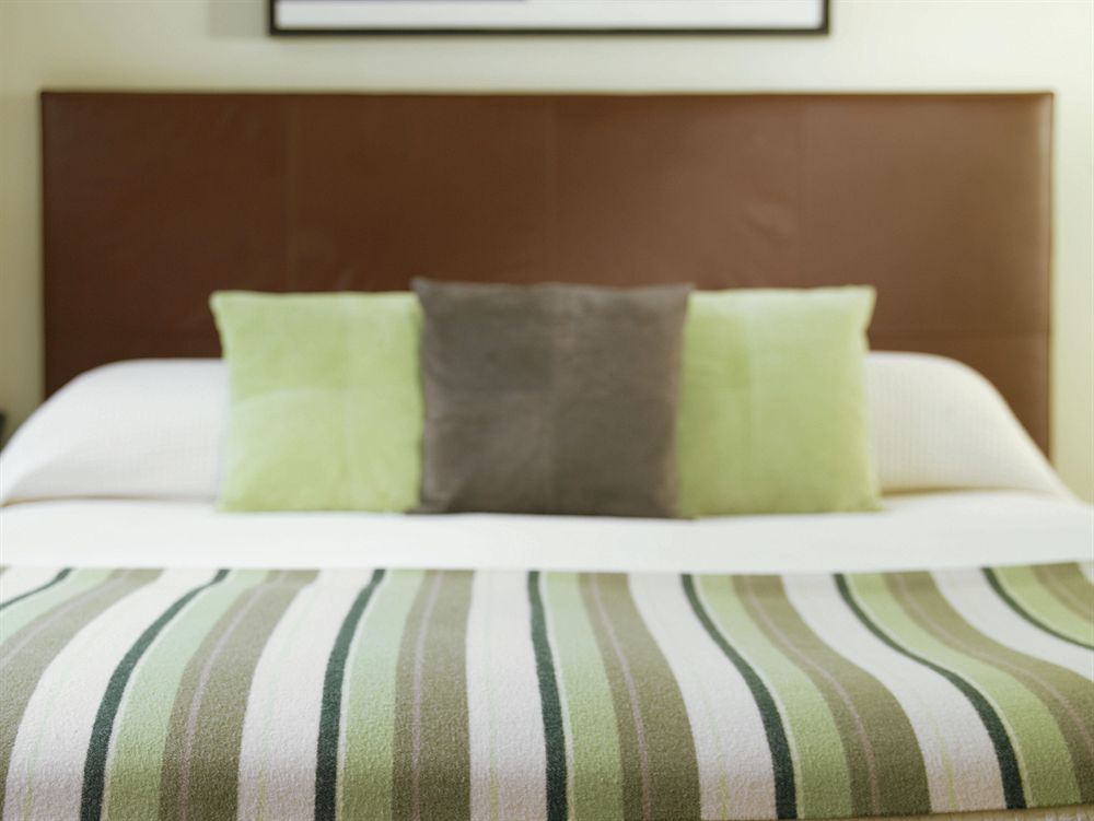 The Balmoral Hotel Edinburgh Room photo A bed with a headboard